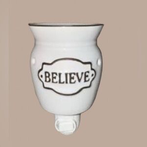 Scentsy Nightlight Warmer PLUS  a Bath and Body works plugin and fragrance